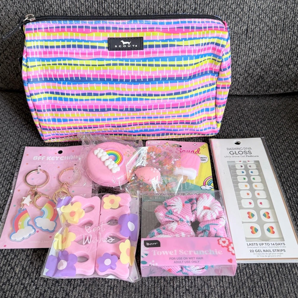 Bundle of 8 items - everything listed - colorful set